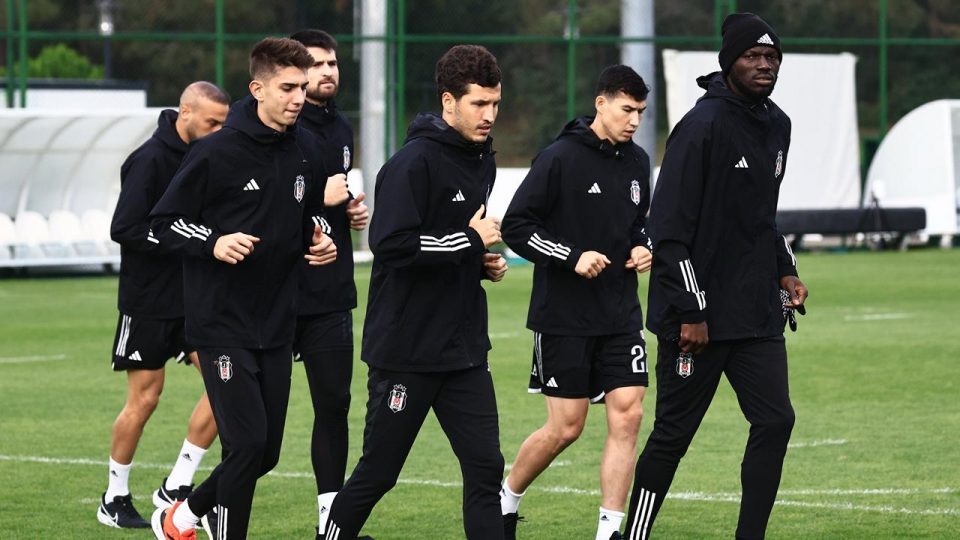Beşiktaş’ın MKE Ankaragücü maçı kamp kadrosu açıklandı